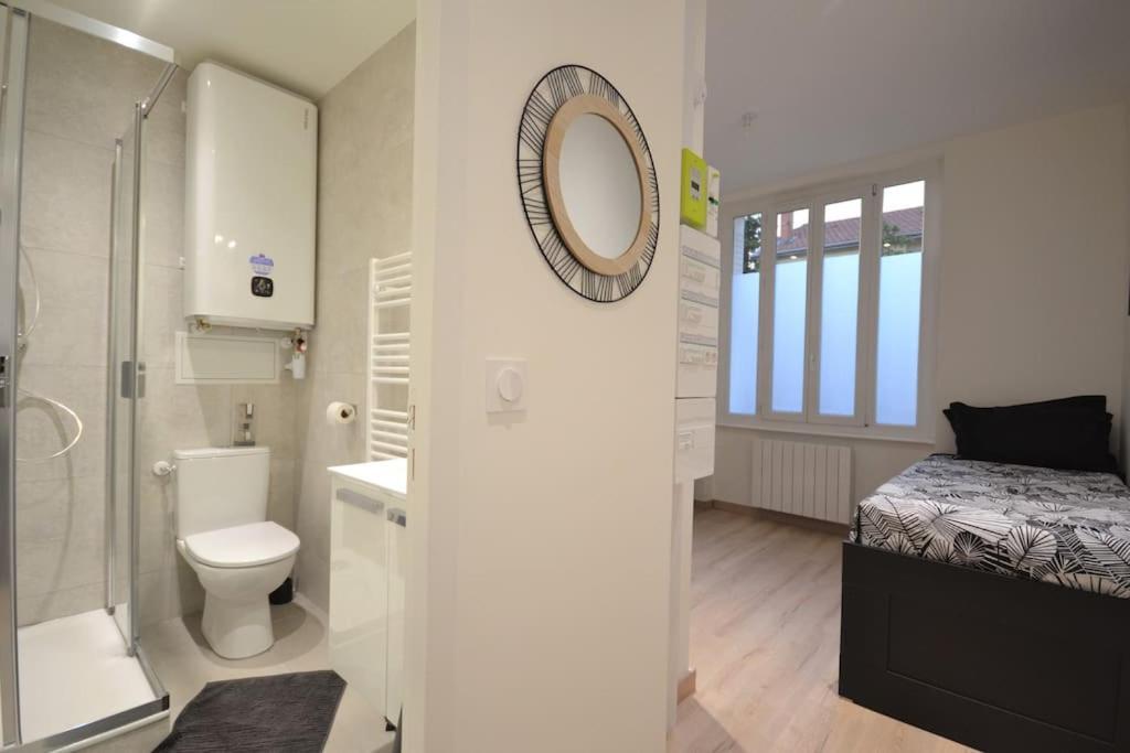 Studio En Residence Privee A Villeurbanne Kültér fotó