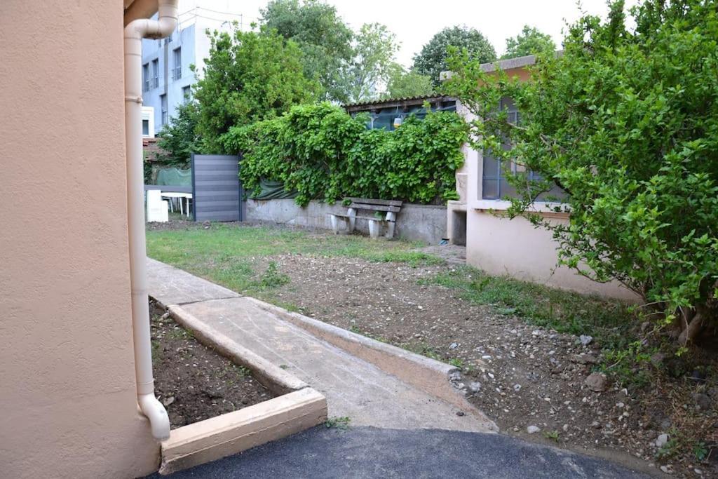 Studio En Residence Privee A Villeurbanne Kültér fotó